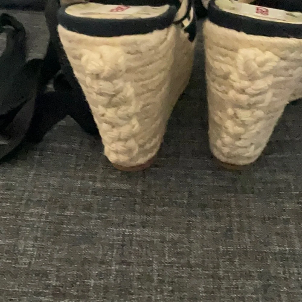 NEW KENZO Platform eu40 us 9.5 10 gorgeous and rare lace up leg